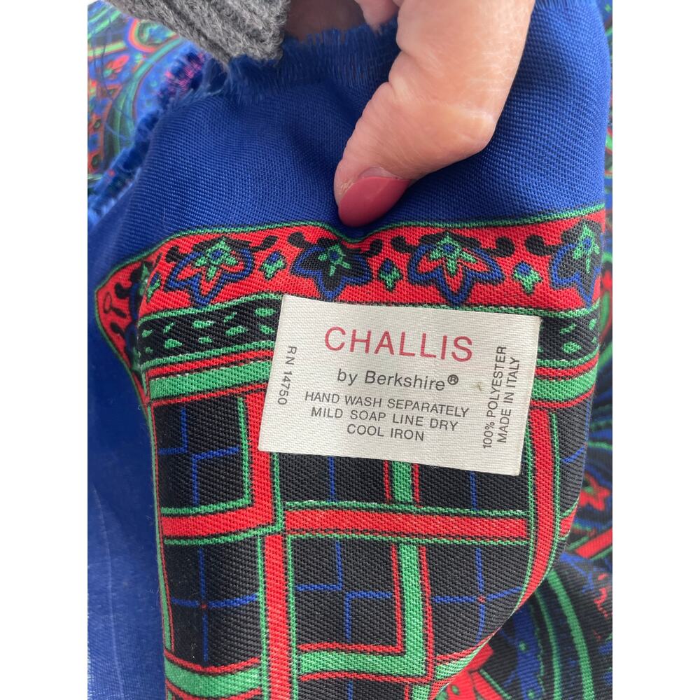 Challis by Berkshire Blue Red Geometric Print Square Scarf Vintage 46"X46" Folk - Picture 4 of 4